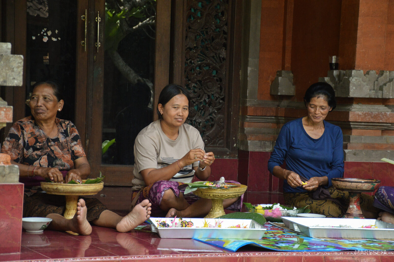The women who make the offerings